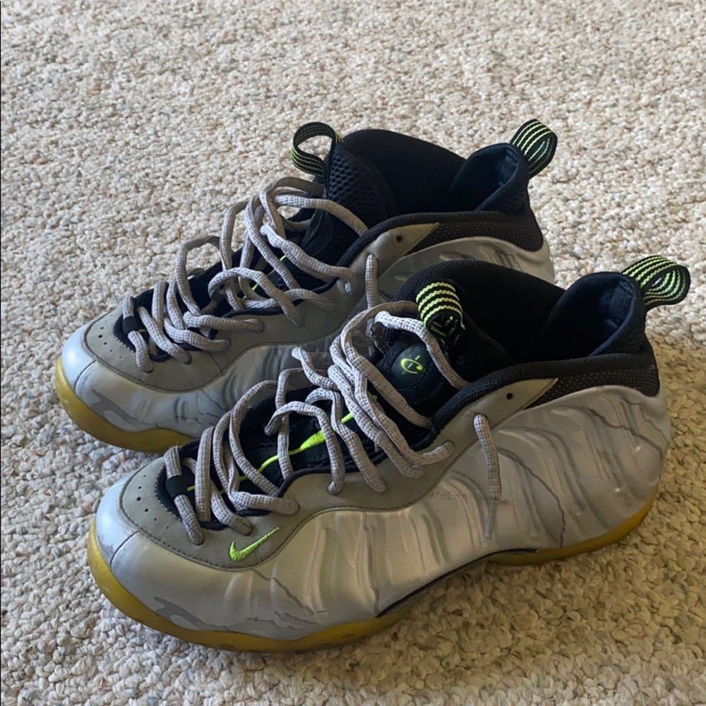 Silver/Neon Foamposits Size 10